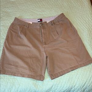 Vintage Tommy Hilfiger Men's Pleated Khaki Shorts 7” size 38